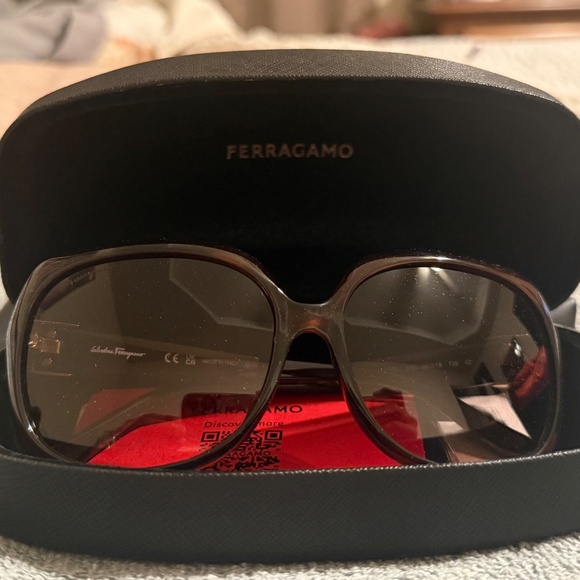 FERRAGAMO Women\'s Brown Sunglasses, NWT